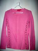 Blusa cor de rosa com pedrarias